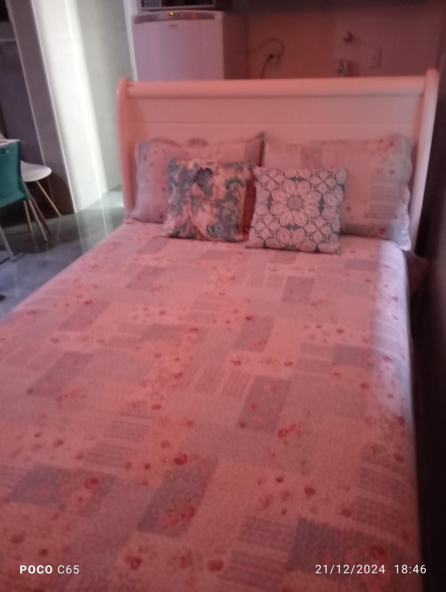 Kitnet Central: Beachside Comfort with Entertainment & Dining Balneario Camboriu Room photo